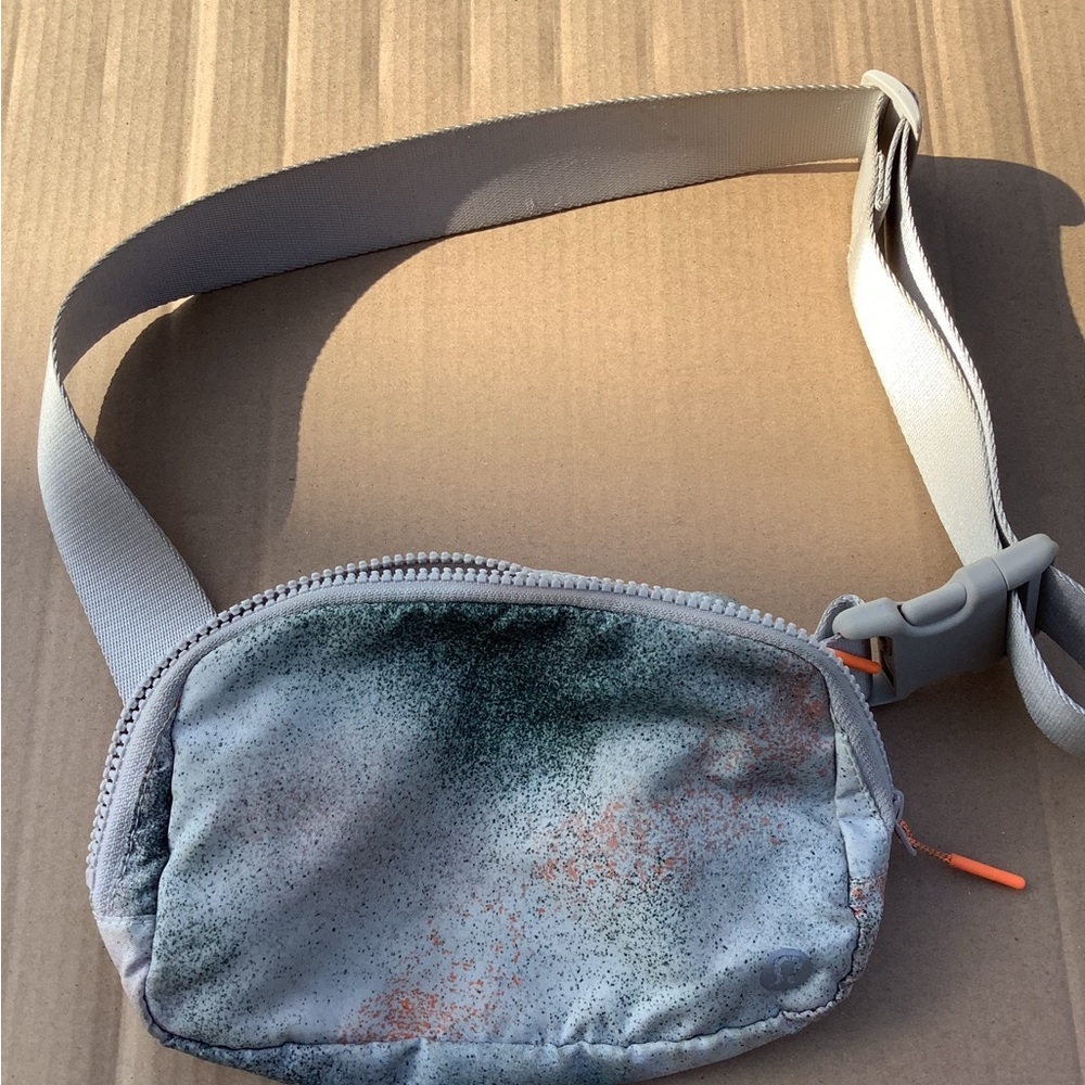 Lululemon belt bag